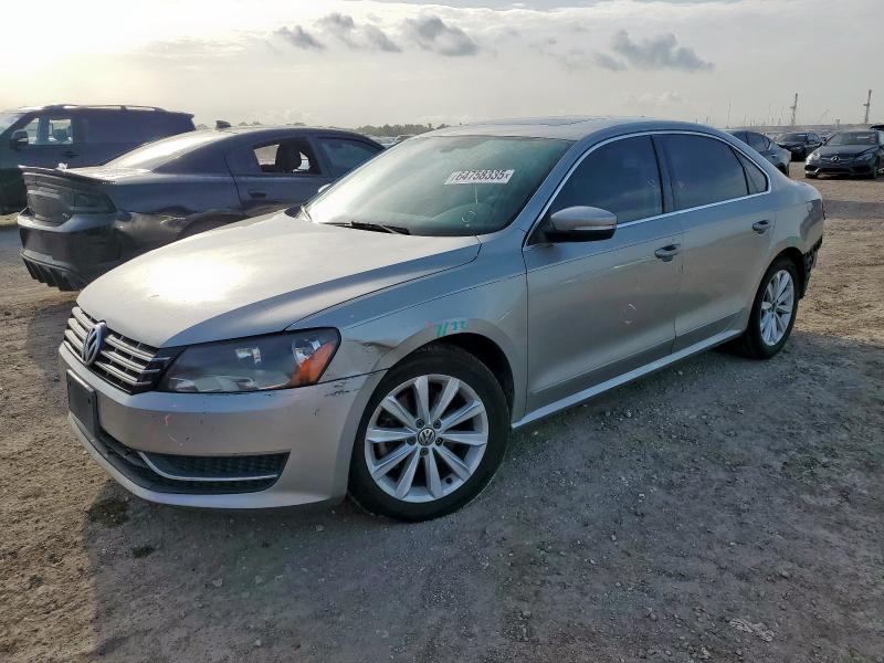  VOLKSWAGEN PASSAT 2013 Srebrny