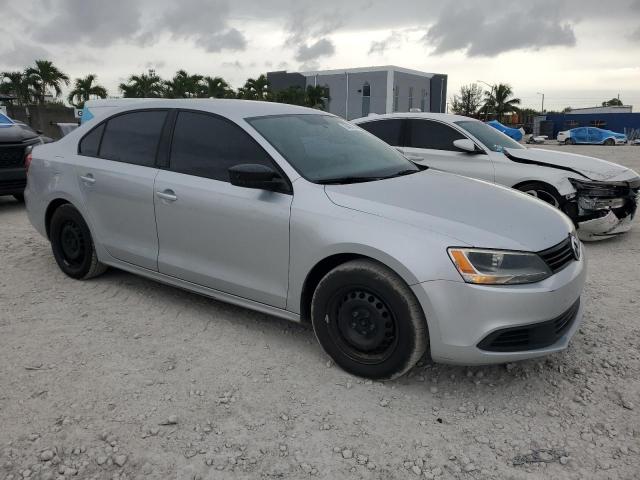 Sedans VOLKSWAGEN JETTA 2014 Srebrny