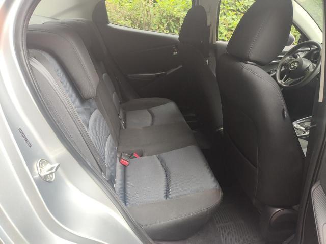  TOYOTA YARIS 2018 Srebrny