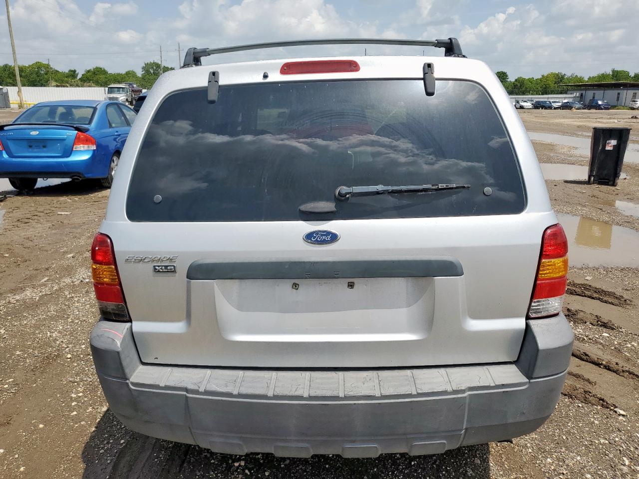 2005 Ford Escape Xls VIN: 1FMYU02Z05KE16835 Lot: 64386135