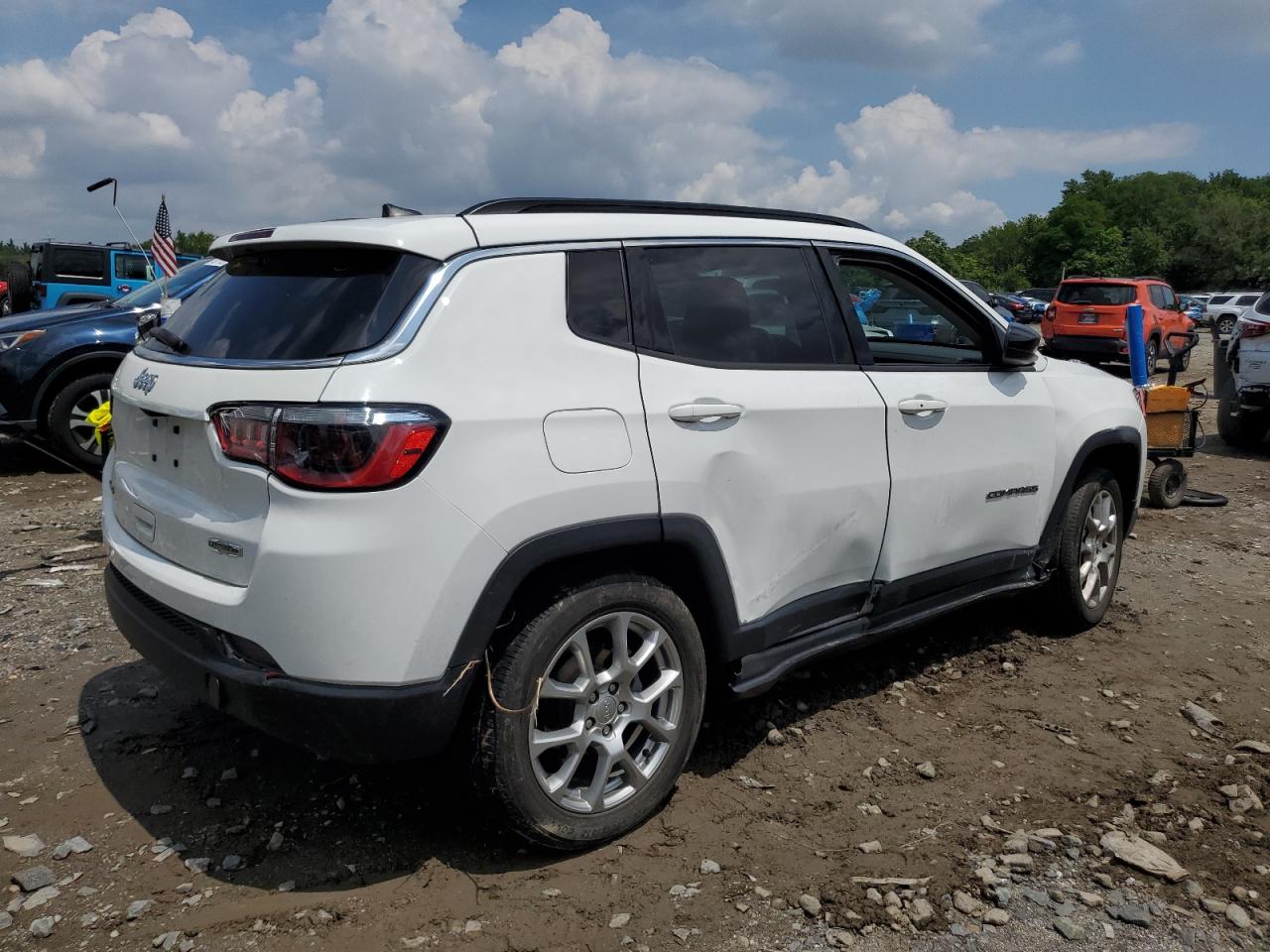 2022 Jeep Compass Latitude Lux VIN: 3C4NJDFB9NT112518 Lot: 64256975