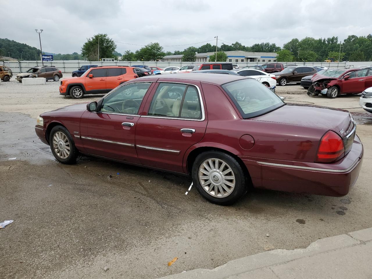 2010 Mercury Grand Marquis Ls brown null flexible 2MEBM7FV6AX605554 photo #3