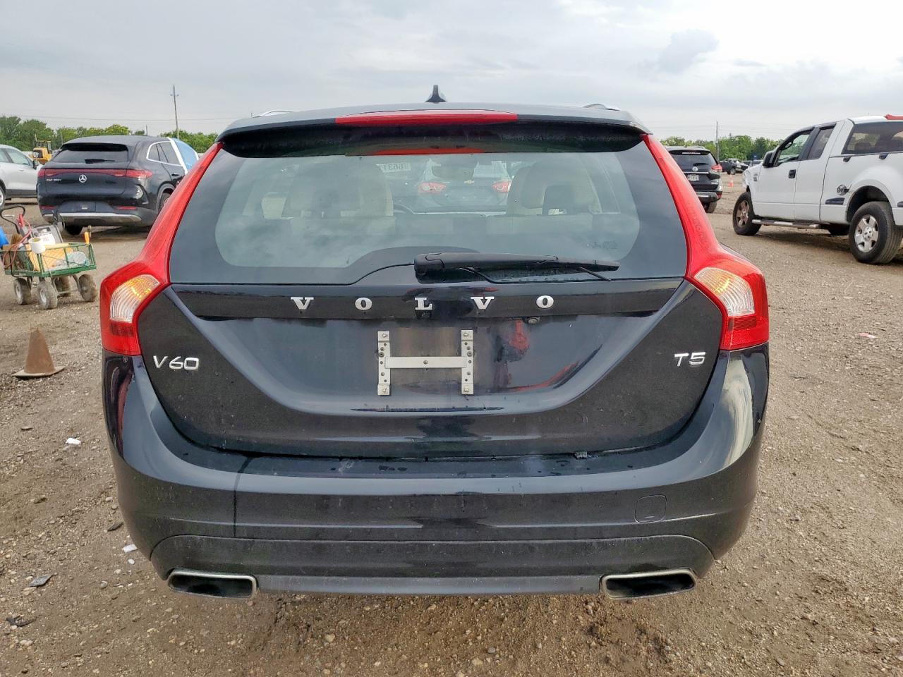 2017 Volvo V60 T5 Premier VIN: YV140MEK8H1330603 Lot: 66311355