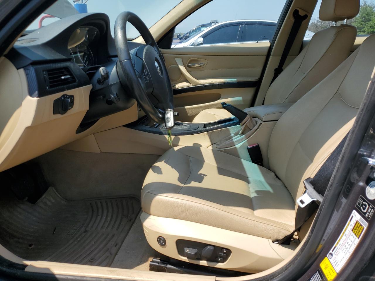 2006 BMW 330 I VIN: WBAVB33526KR78082 Lot: 63342355