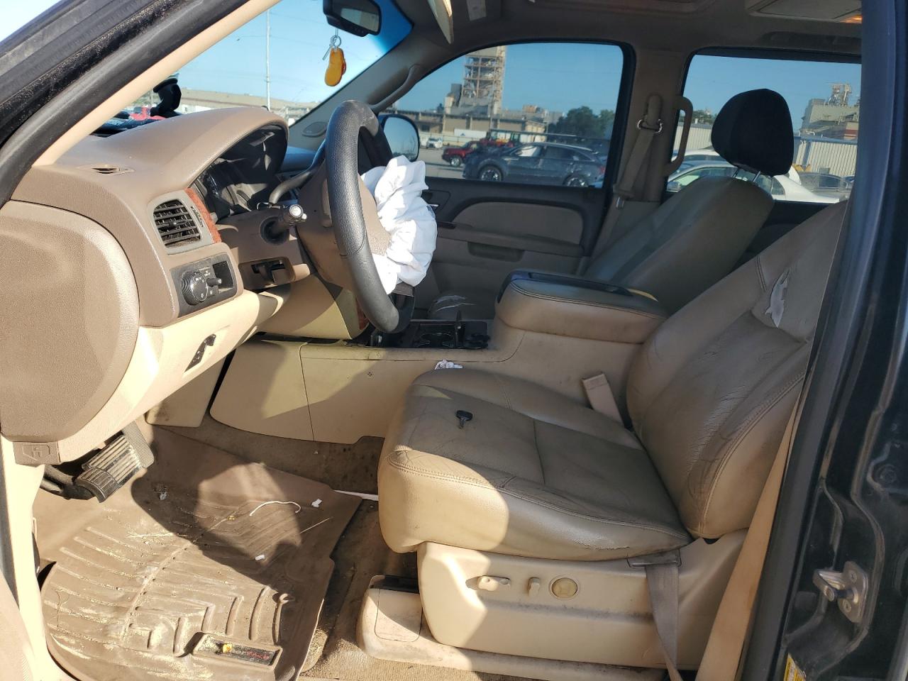 2011 Chevrolet Suburban C1500 Ltz VIN: 1GNSCKE05BR320599 Lot: 64181955