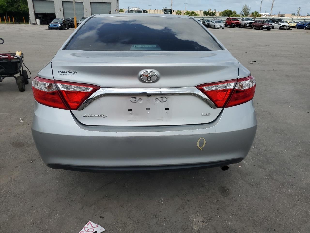 2015 Toyota Camry Le VIN: 4T1BF1FK0FU010580 Lot: 65007385