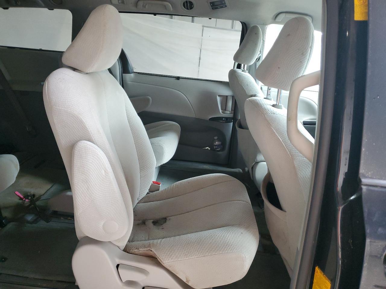 2014 Toyota Sienna Le VIN: 5TDKK3DC8ES487977 Lot: 63947135