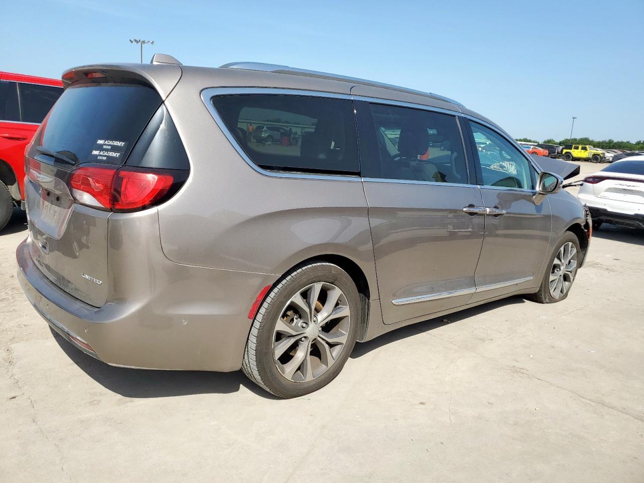 2017 Chrysler Pacifica Limited VIN: 2C4RC1GG7HR537635 Lot: 64882035