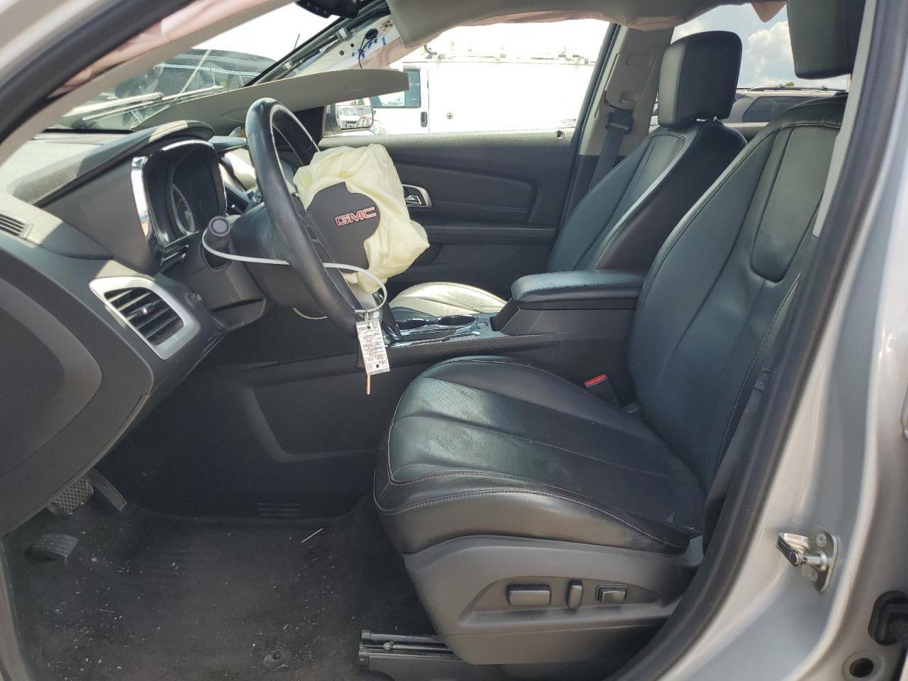 2gkflpe30g6280585 2GKFLPE30G6280585 2016 GMC Terrain Slt