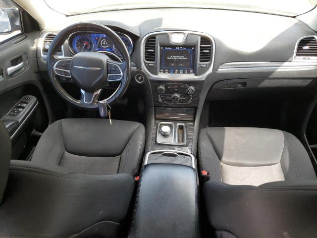  CHRYSLER 300 2019 Srebrny