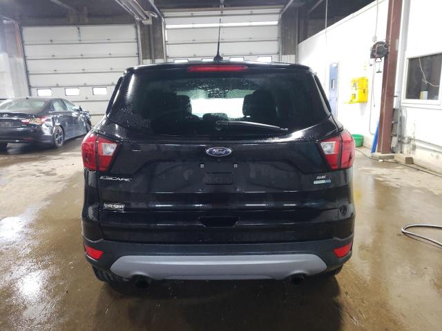  FORD ESCAPE 2019 Czarny