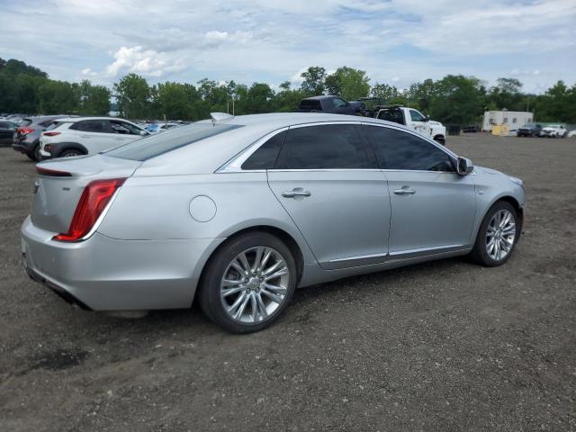  CADILLAC XTS 2019 Srebrny