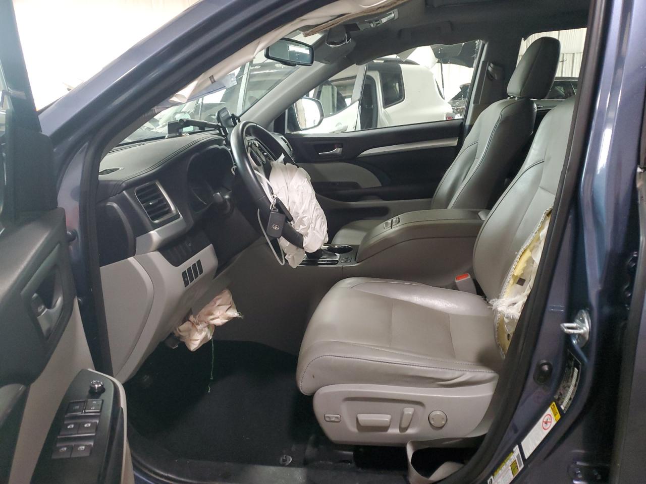 2016 Toyota Highlander Xle VIN: 5TDJKRFH8GS320657 Lot: 64727765