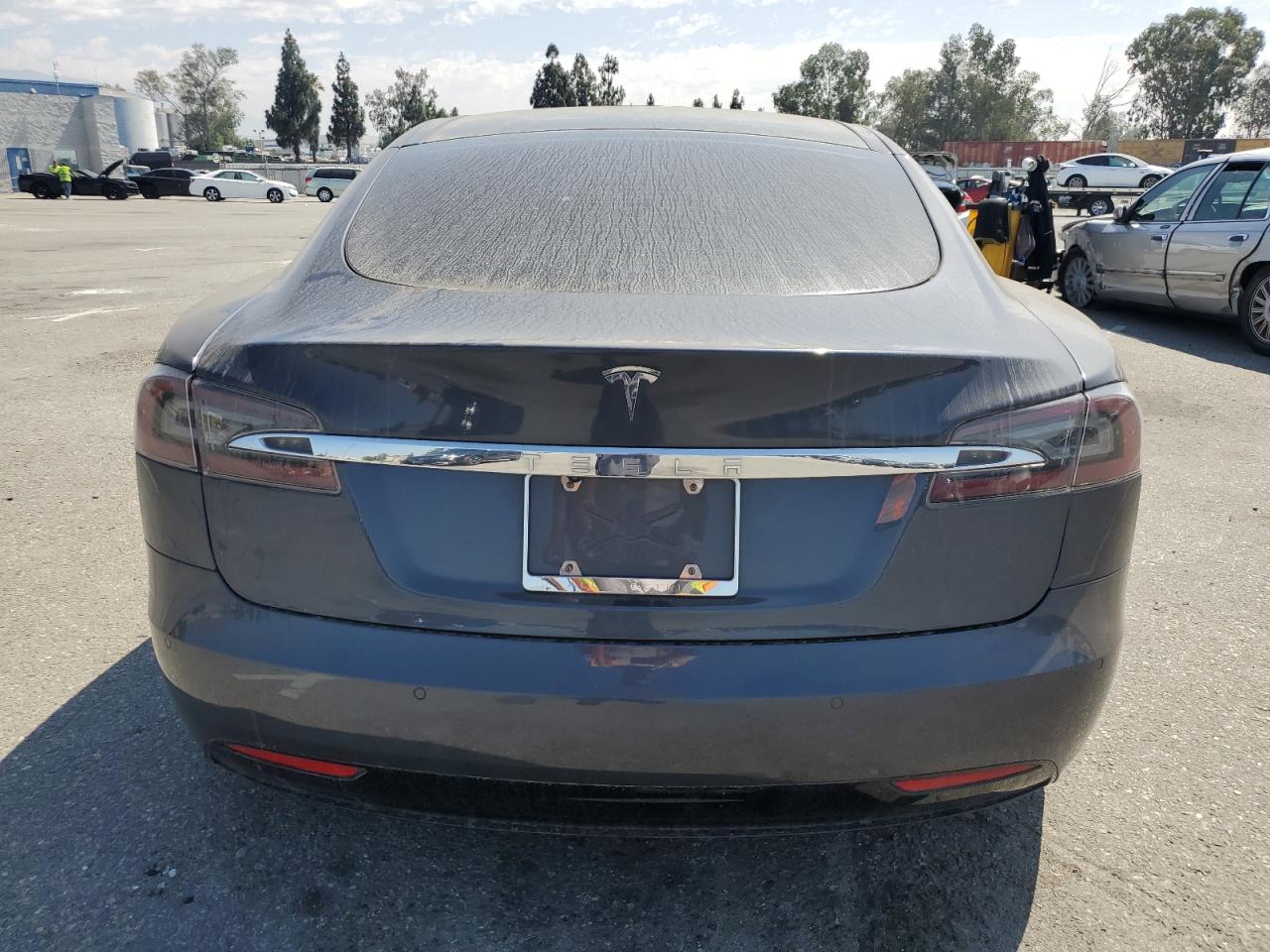 2016 Tesla Model S VIN: 5YJSA1E18GF158255 Lot: 62953255