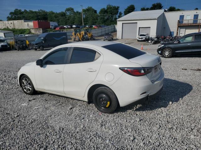Sedans TOYOTA SCION 2016 White