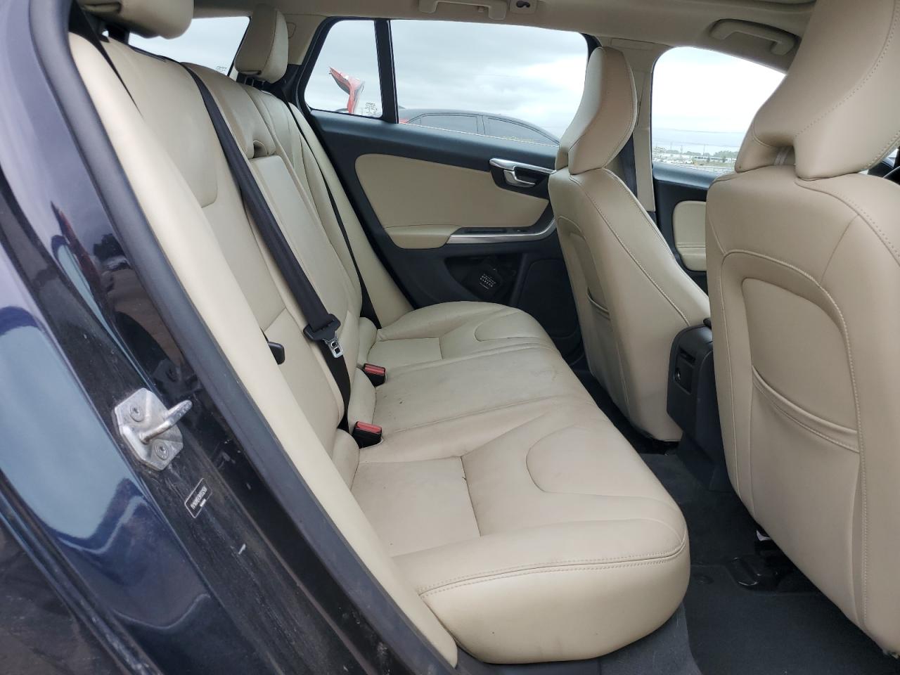 2017 Volvo V60 T5 Premier VIN: YV140MEK9H1332506 Lot: 64794385