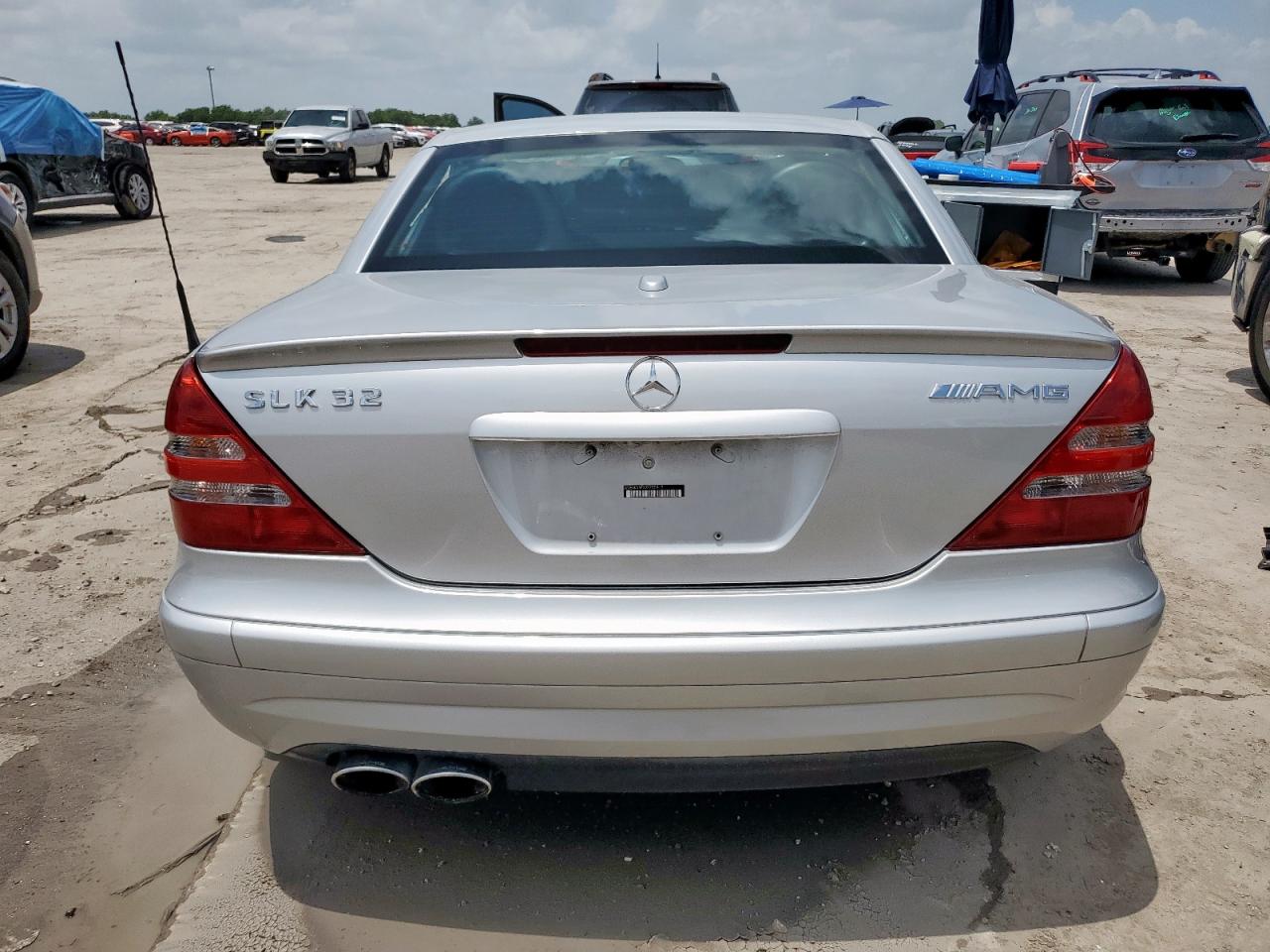 2002 Mercedes-Benz Slk 32 Amg Kompressor VIN: WDBKK66FX2F255917 Lot: 64666755
