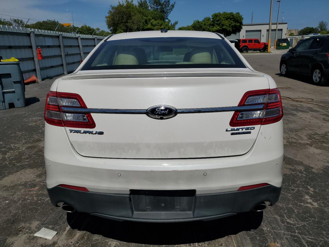 2015 Ford Taurus Limited VIN: 1FAHP2F88FG158454 Lot: 66477805
