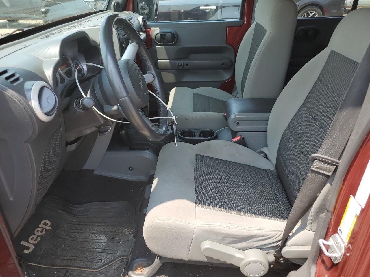 2010 Jeep Wrangler Unlimited Sahara VIN: 1J4BA5H18AL186476 Lot: 63929475