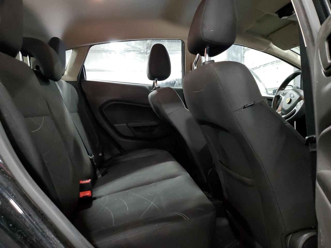 3FADP4EJ6KM163828 2019 Ford Fiesta Se