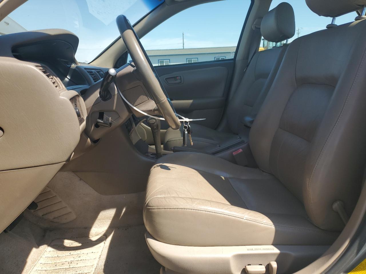 2000 Toyota Camry Le VIN: JT2BF28K1Y0275969 Lot: 65480235