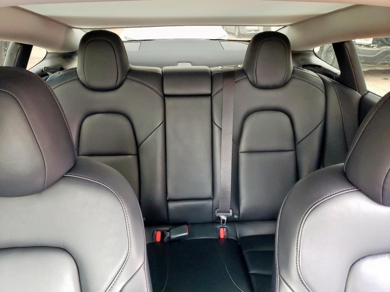 2021 Tesla Model 3 VIN: 5YJ3E1EA8MF985564 Lot: 64779655