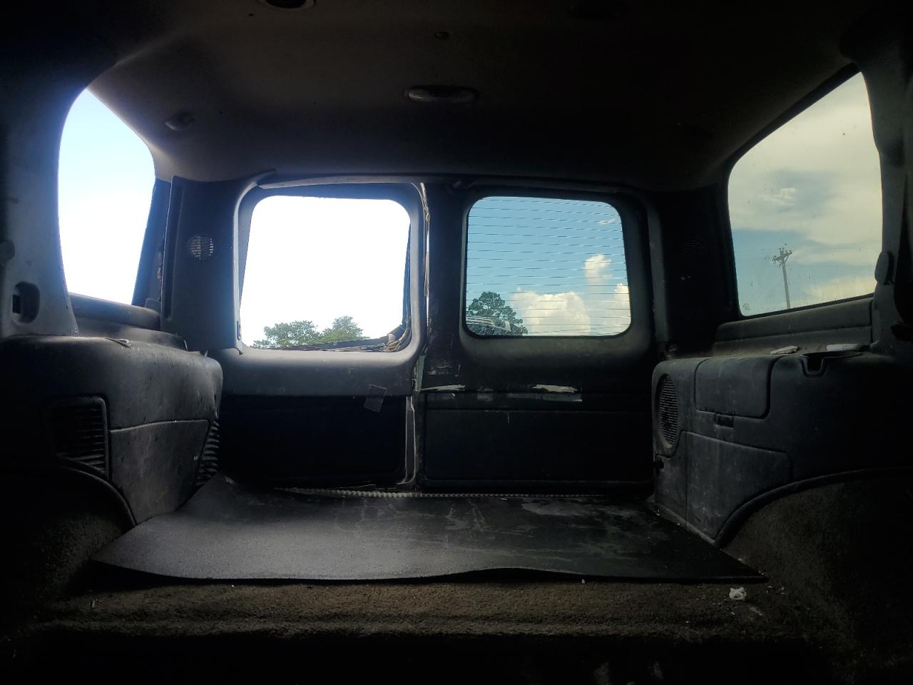 2001 Chevrolet Tahoe C1500 VIN: 1GNEC13T31J283859 Lot: 65246465