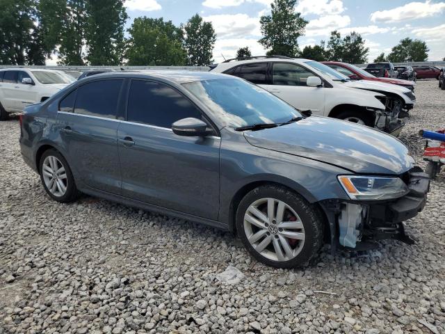Sedans VOLKSWAGEN JETTA 2013 Srebrny