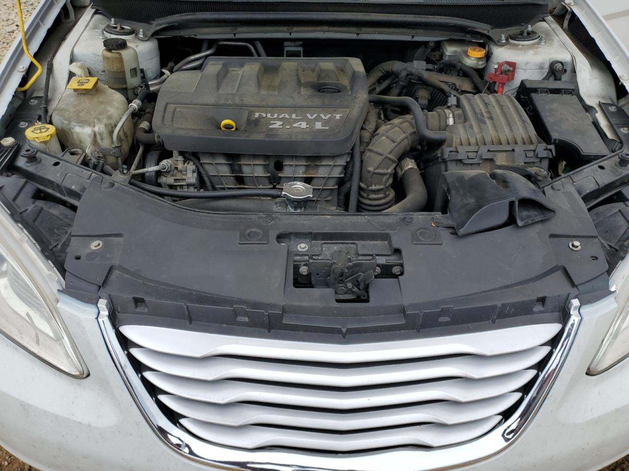 2013 Chrysler 200 Touring VIN: 1C3CCBBB2DN615211 Lot: 93766715