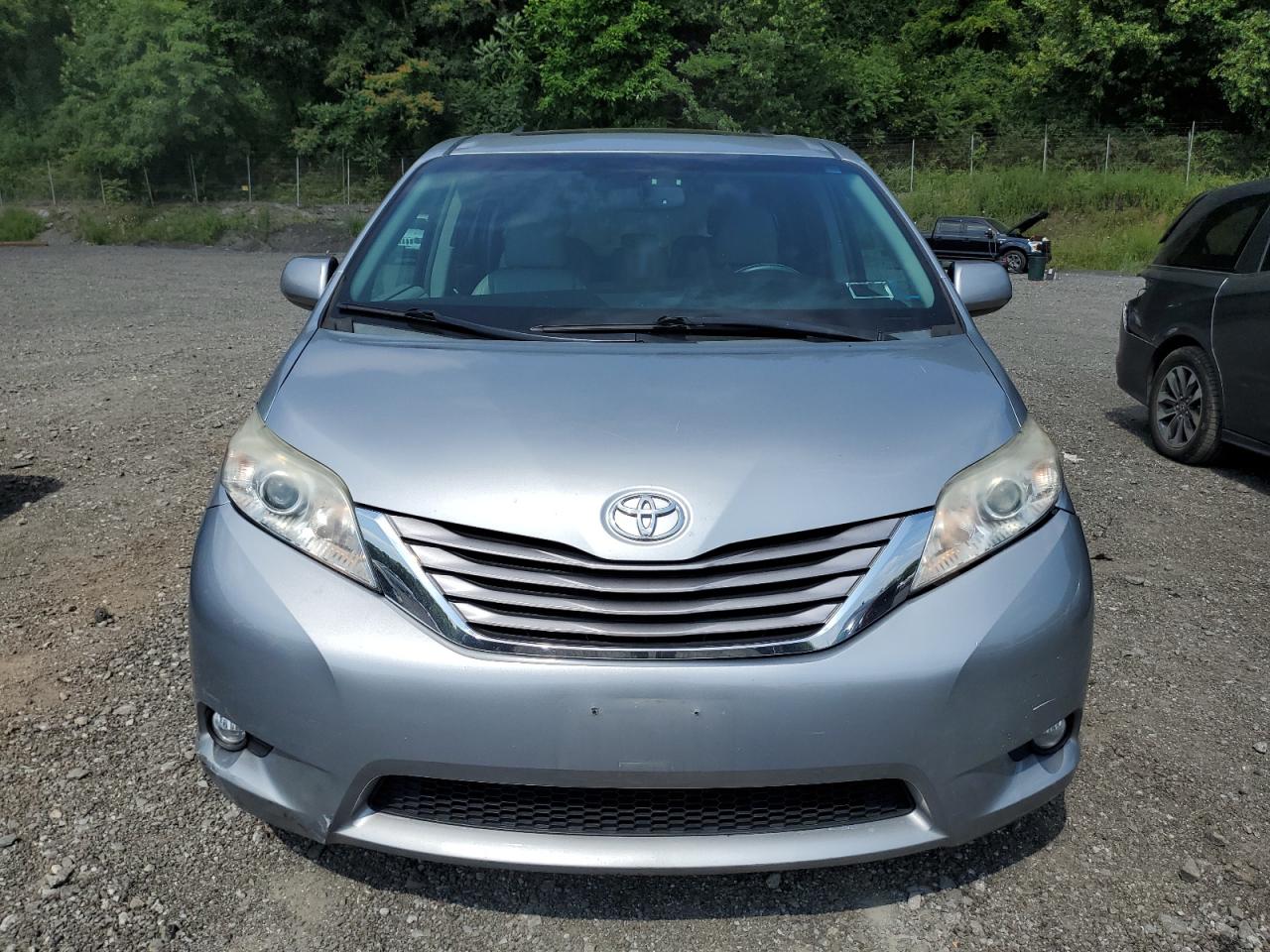 2015 Toyota Sienna Xle VIN: 5TDYK3DC3FS660431 Lot: 65463985