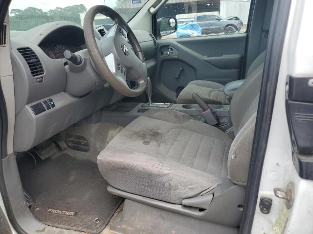 Pickups NISSAN FRONTIER 2016 Biały