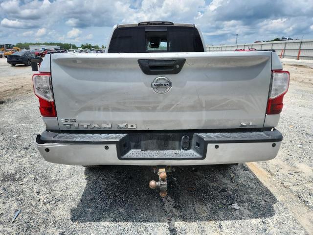  NISSAN TITAN 2016 Srebrny