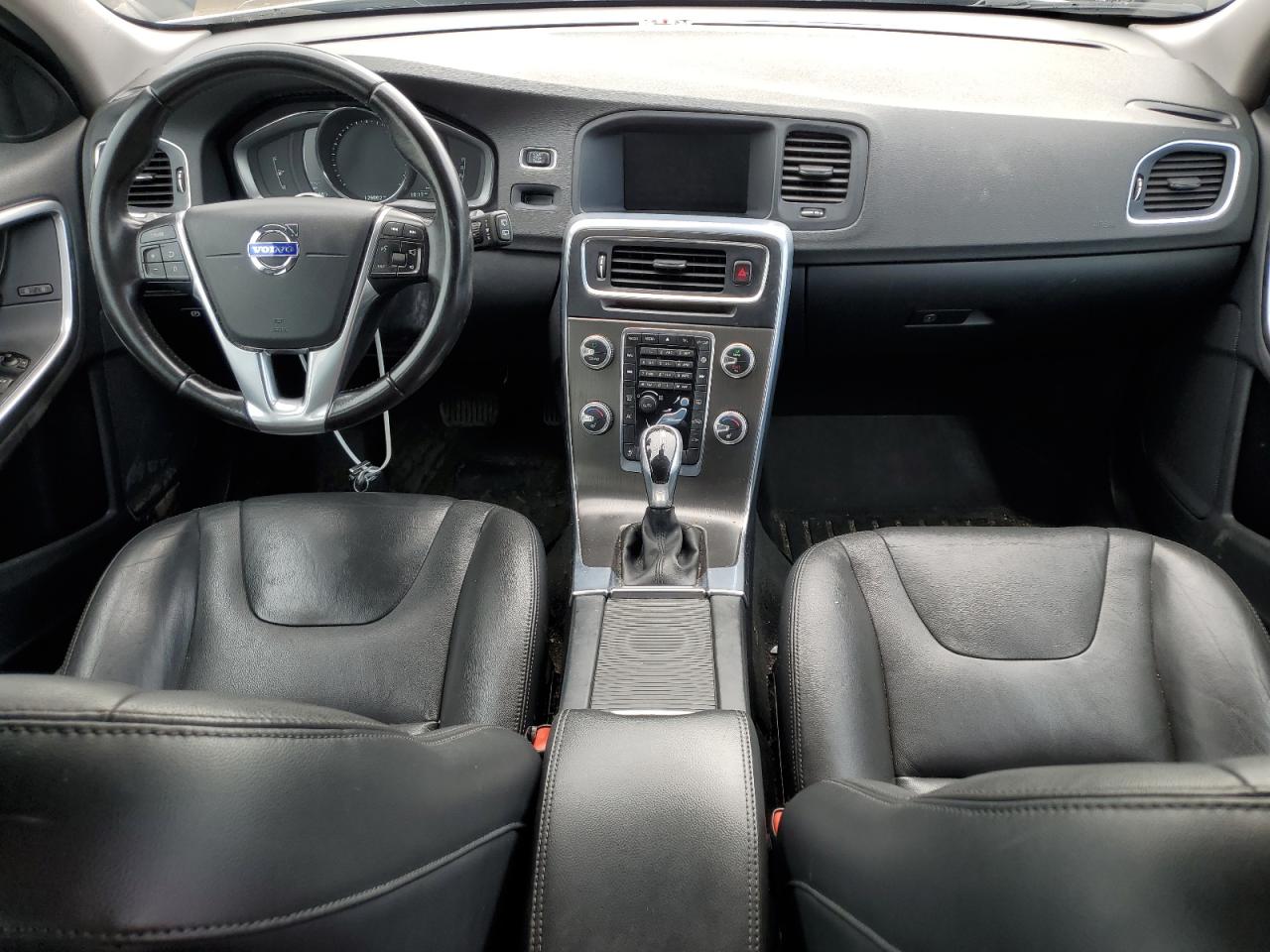 yv140mek7g1291520 YV140MEK7G1291520 2016 Volvo V60 T5 Premier