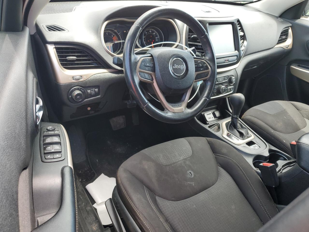 2017 Jeep Cherokee Latitude VIN: 1C4PJLCBXHW617022 Lot: 65620365