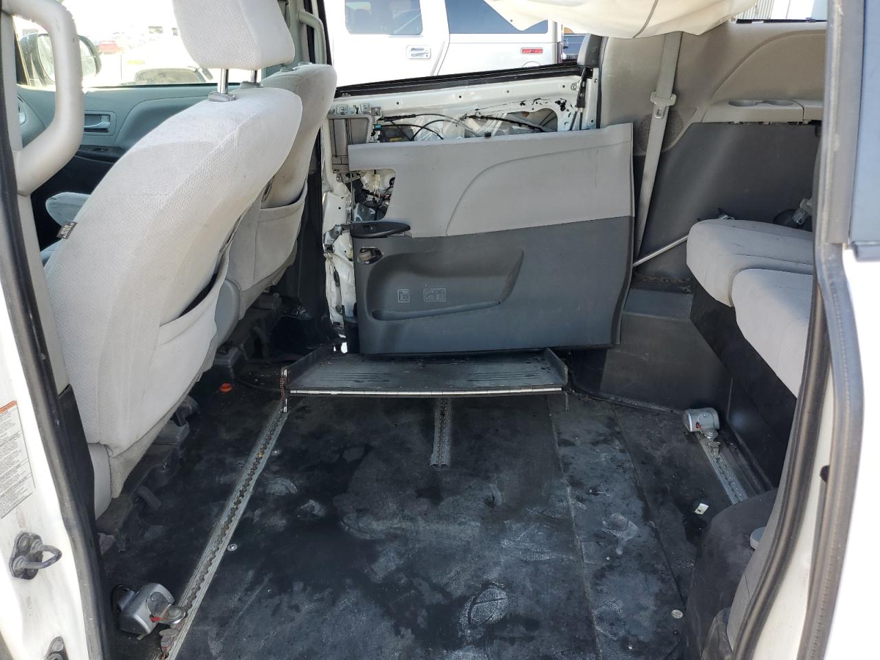 2020 Toyota Sienna Le VIN: 5TDKZ3DC2LS081721 Lot: 63056365