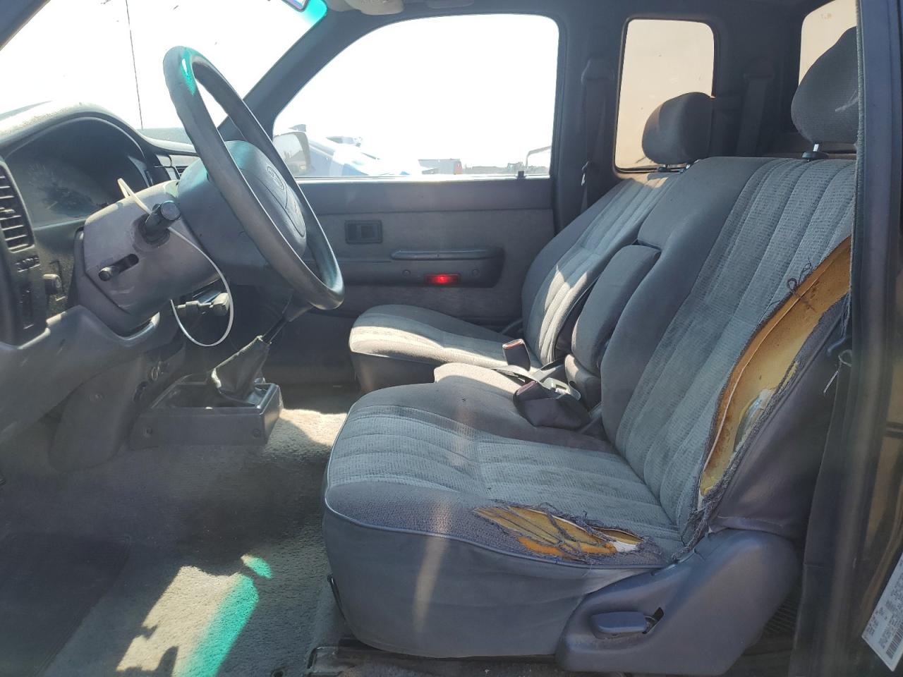 1998 Toyota Tacoma Xtracab VIN: 4TAVL52N1WZ119131 Lot: 64301425