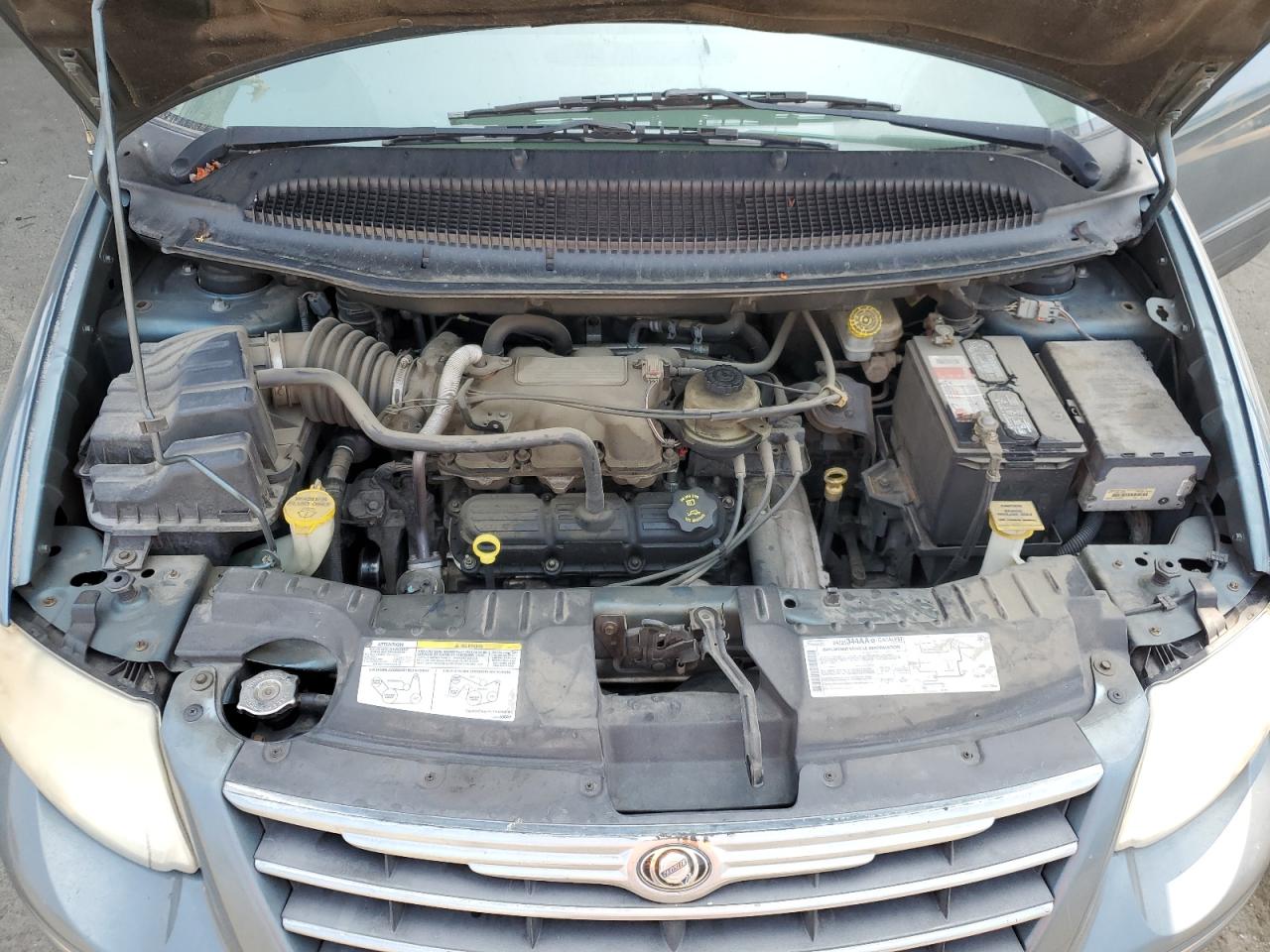 2005 Chrysler Town & Country Limited VIN: 2C4GP64L65R433546 Lot: 64331105