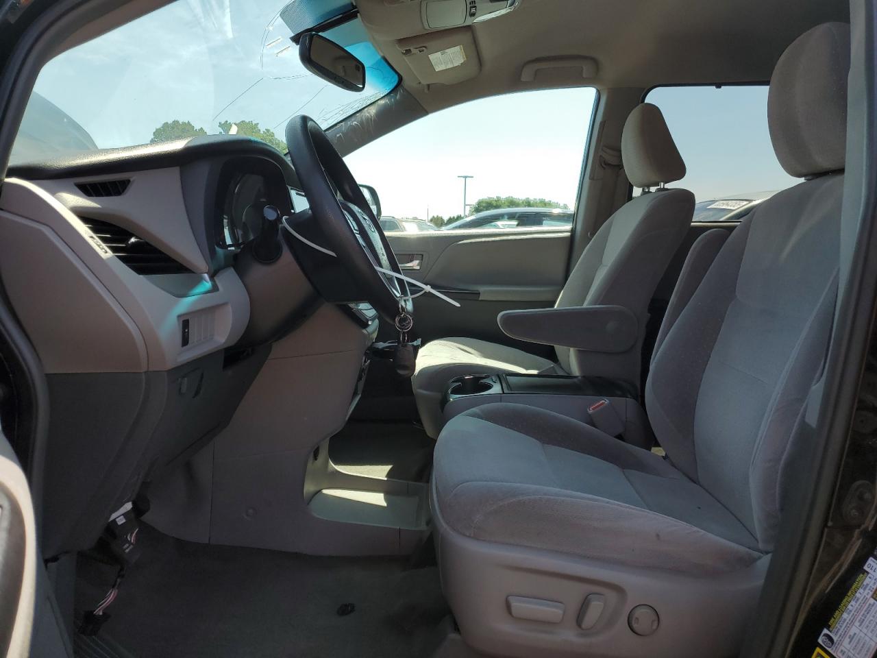5tdkk3dc6fs592177 5TDKK3DC6FS592177 2015 Toyota Sienna Le