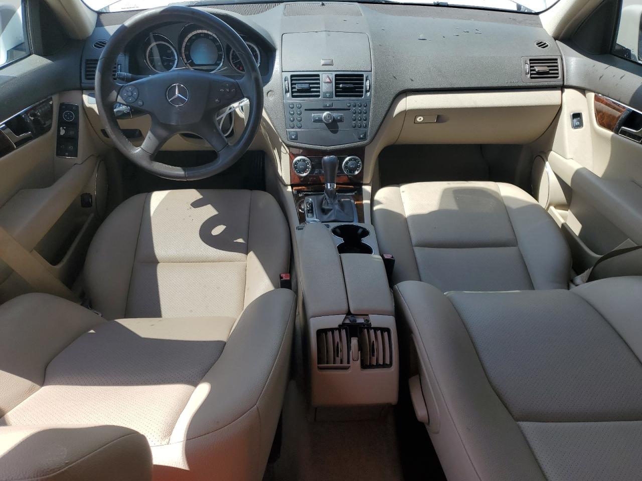 2010 Mercedes-Benz C 300 VIN: WDDGF5EB2AR105498 Lot: 65011595
