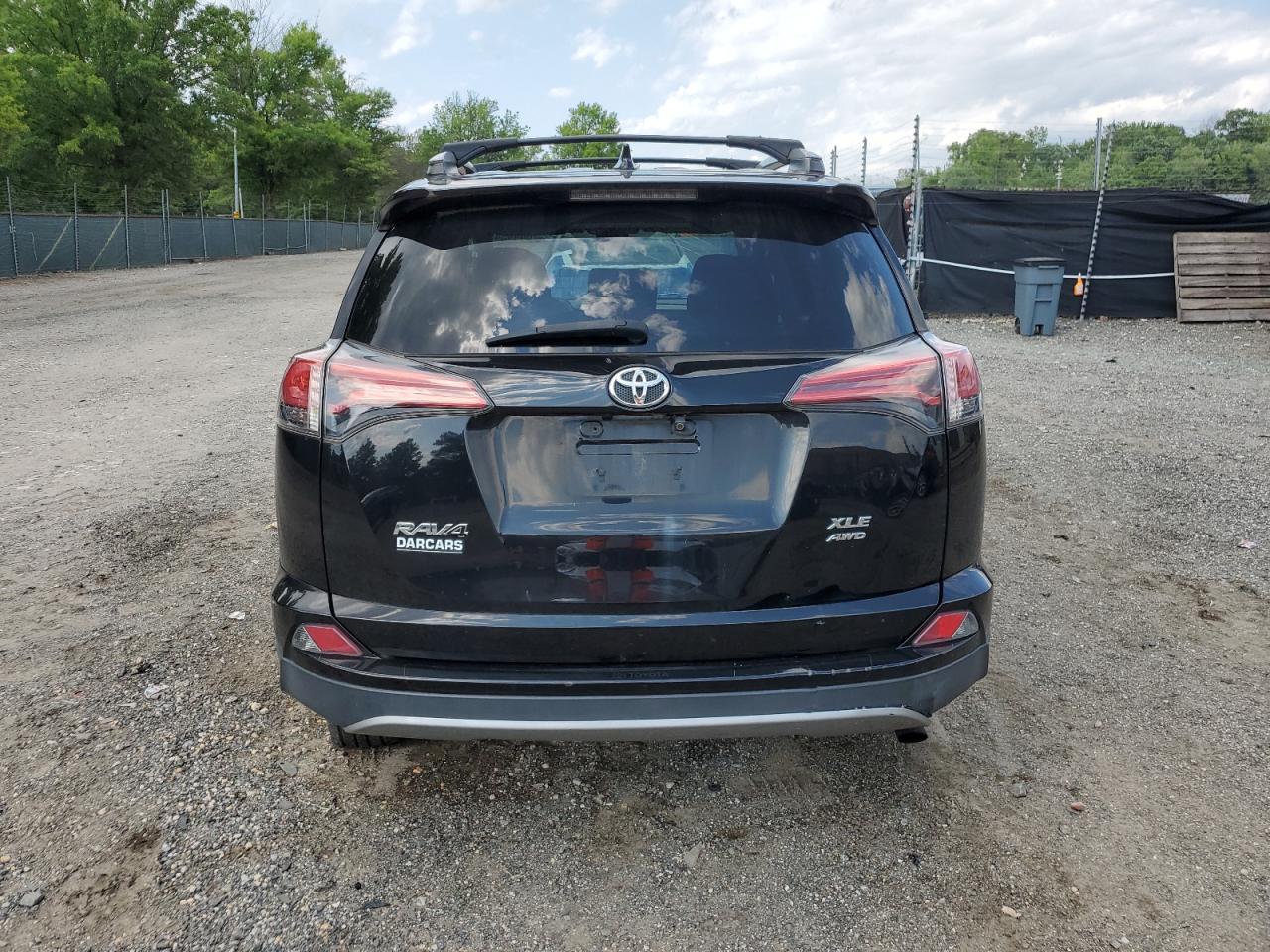 2017 Toyota Rav4 Xle VIN: 2T3RFREV0HW692170 Lot: 64443455