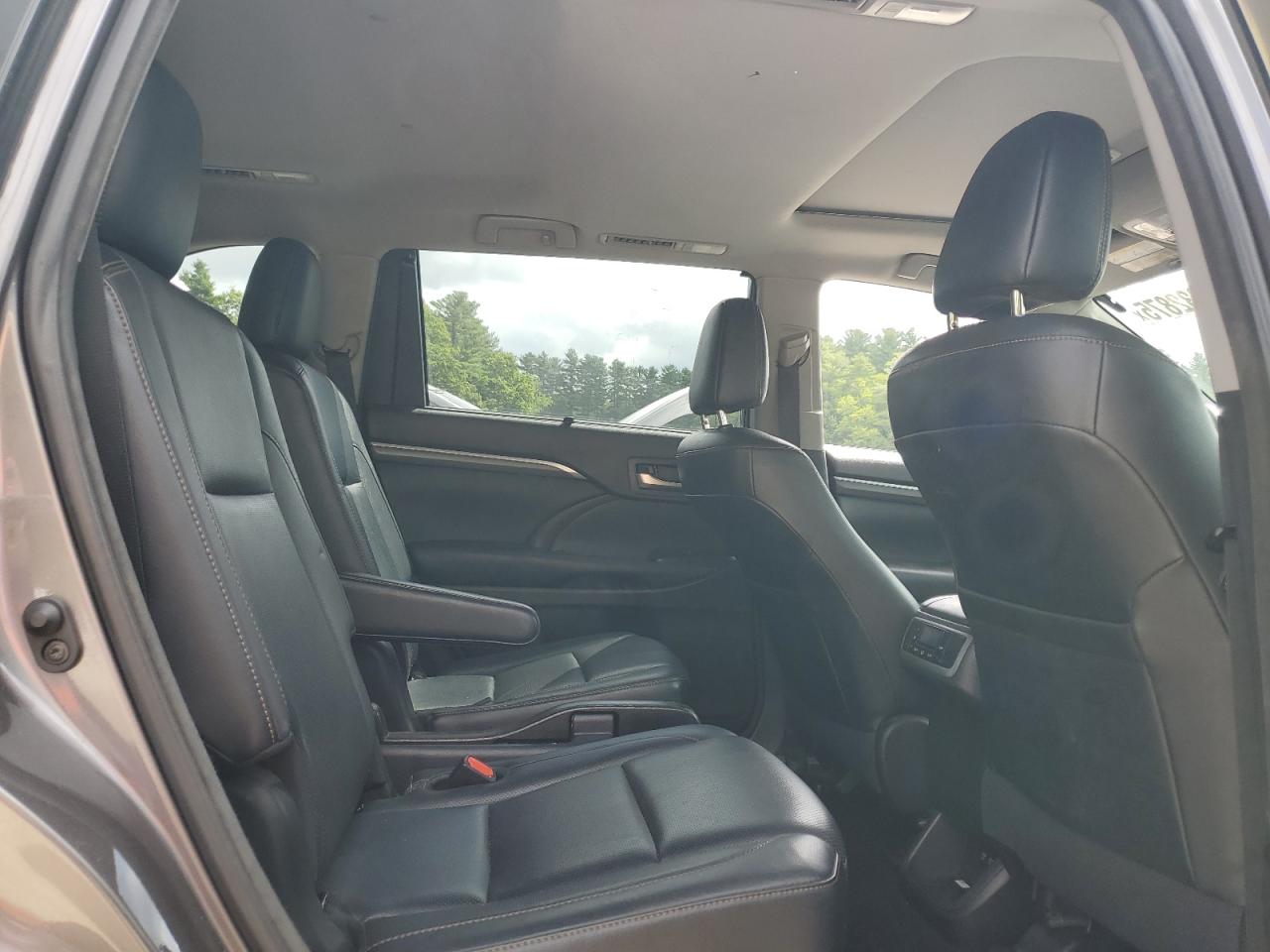 2018 Toyota Highlander Hybrid Limited VIN: 5TDDGRFH4JS048498 Lot: 63032875