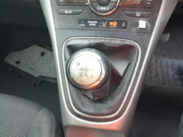 2012 TOYOTA AURIS