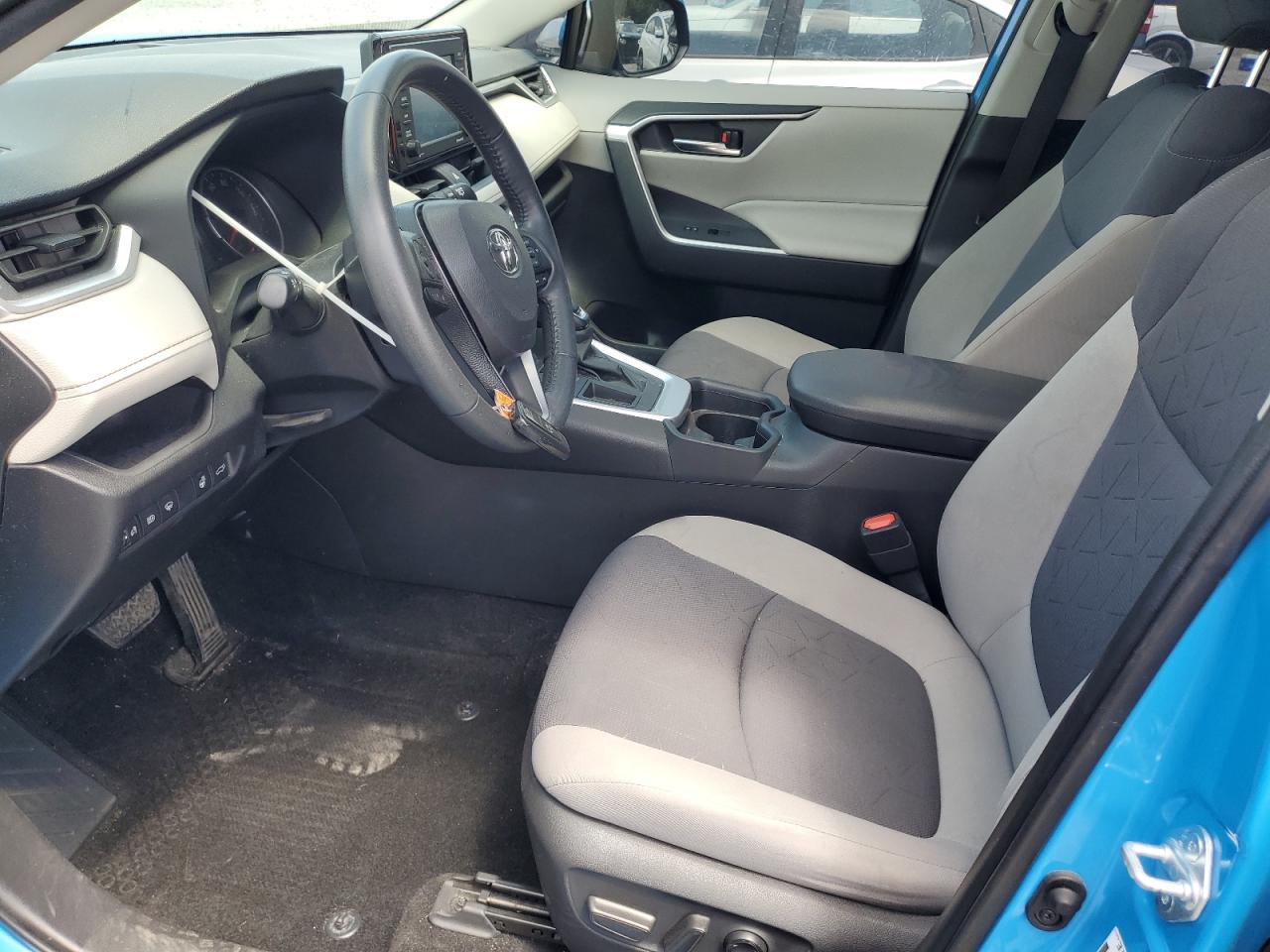 2021 Toyota Rav4 Xle VIN: JTMW1RFV0MD072877 Lot: 64422335