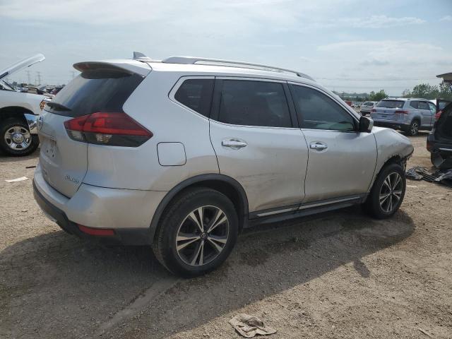  NISSAN ROGUE 2018 Srebrny