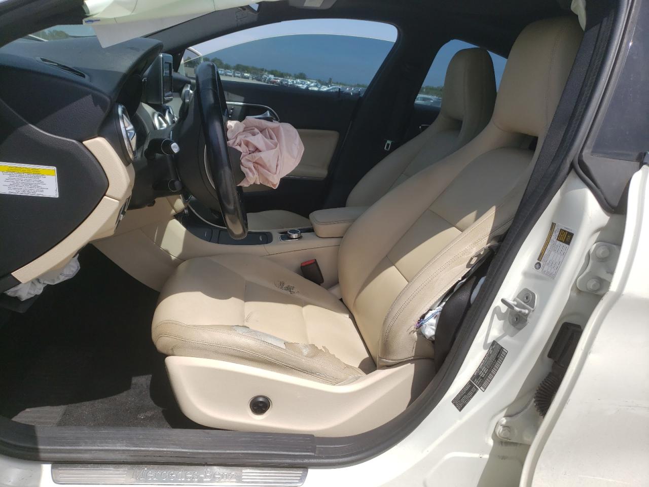 2014 Mercedes-Benz Cla 250 VIN: WDDSJ4EB8EN040933 Lot: 63842365