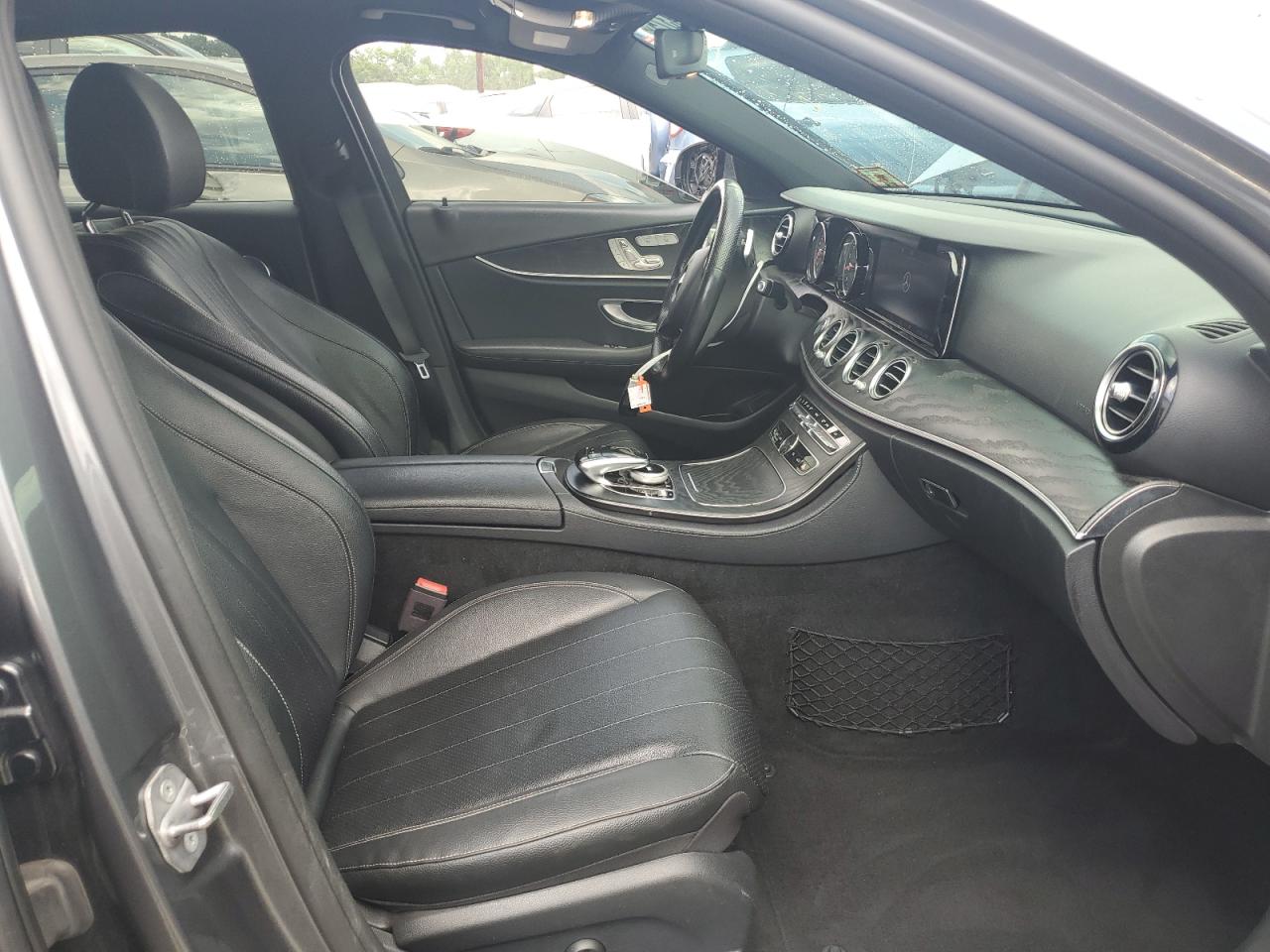 2018 Mercedes-Benz E 300 4Matic VIN: WDDZF4KB8JA301788 Lot: 64249375