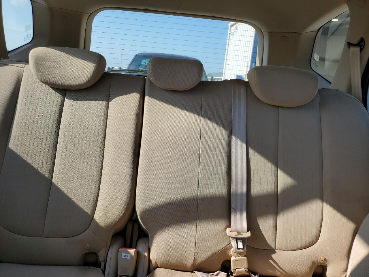 2009 Kia Rondo Base VIN: KNAFG528697261527 Lot: 64173965