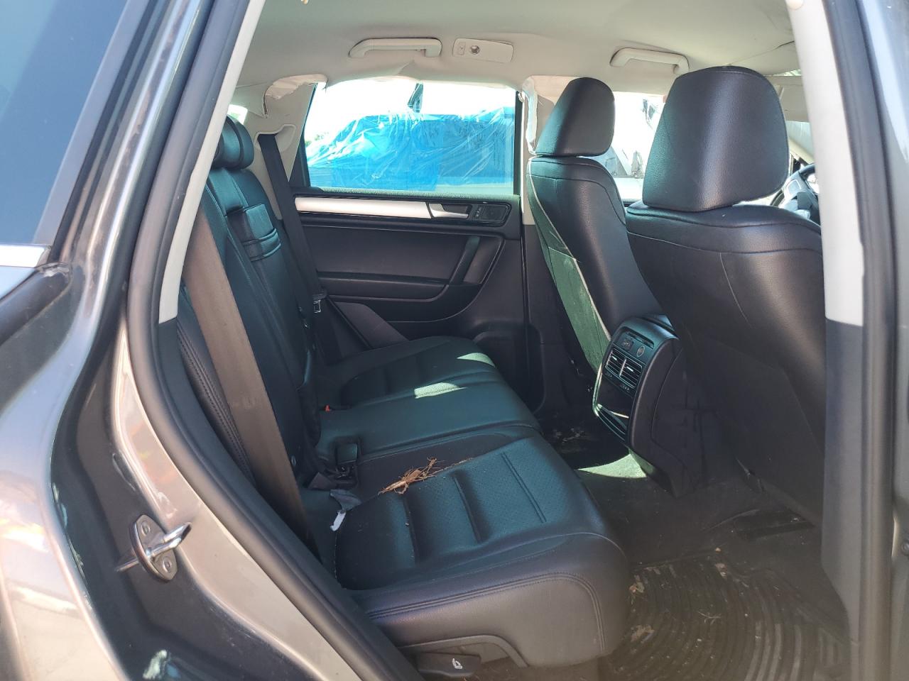 2014 Volkswagen Touareg V6 VIN: WVGEF9BP0ED015466 Lot: 62906415