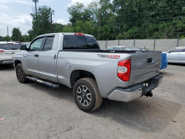 Pickups TOYOTA TUNDRA 2016 Srebrny