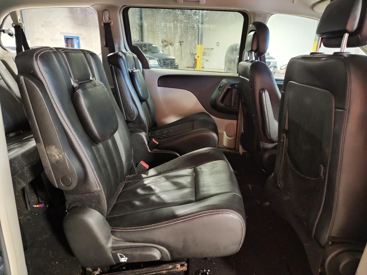 2014 Chrysler Town & Country Touring VIN: 2C4RC1BG9ER448670 Lot: 64220715